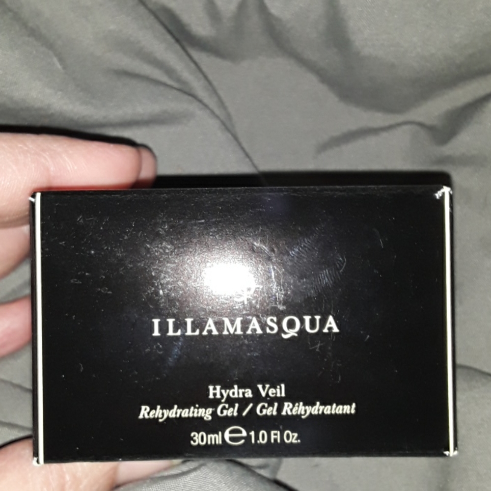 Illamasqua Hydra Veil